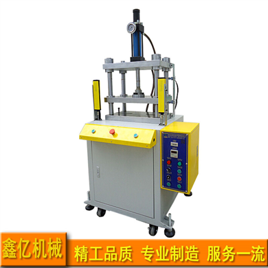 精密裁切機